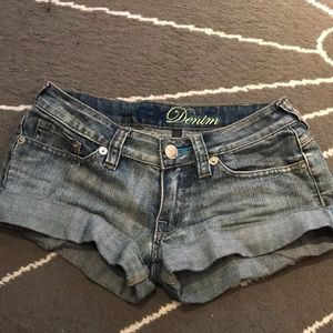 Shorts with Pattern Pockets